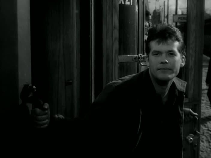 Кадр из фильма Загадочный пассажир / Pociag (1959)