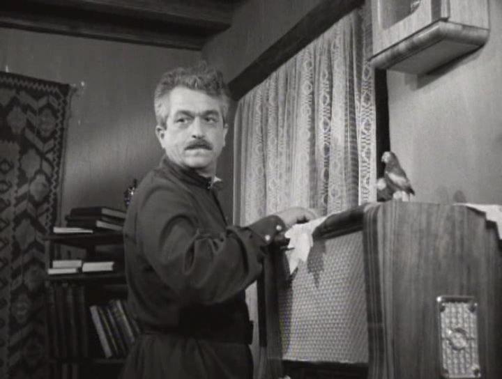 Кадр из фильма Тучи покидают небо (1959)