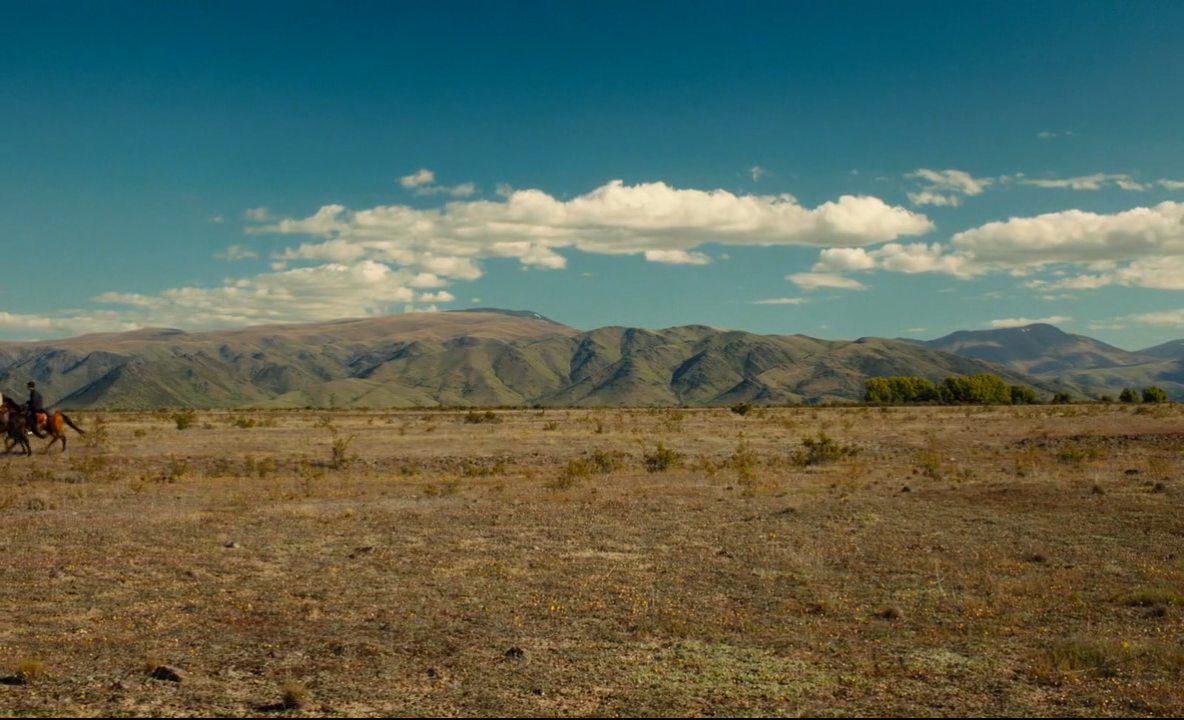 Кадр из фильма Строго на запад / Slow West (2015)
