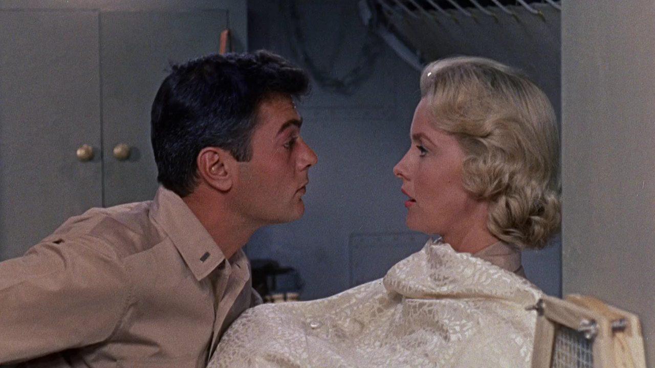 Кадр из фильма Операция "Нижняя юбка" / Operation Petticoat (1959)