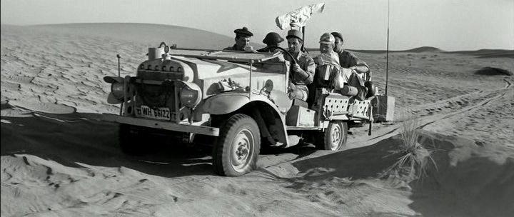 Кадр из фильма Такси до Тобрука / Un taxi pour Tobrouk (1960)