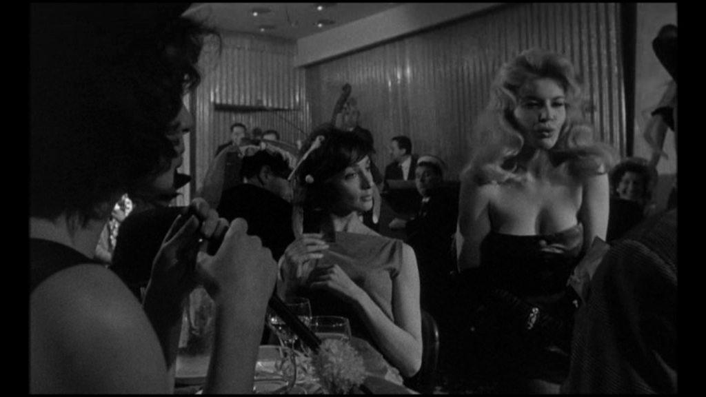 Кадр из фильма Милашки / The Good Time Girls (1960)