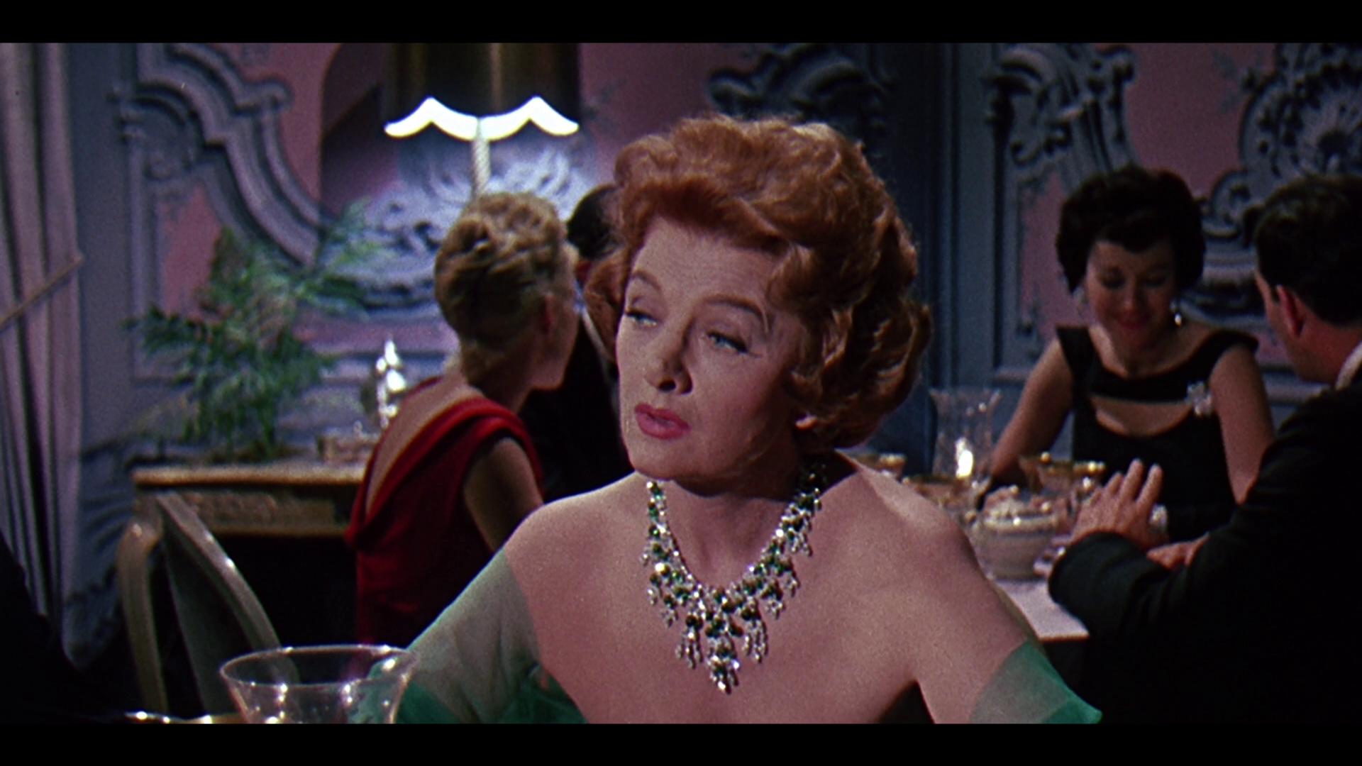 Кадр из фильма Полуночное кружево / Midnight Lace (1960)