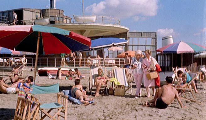 Кадр из фильма Феррагосто в бикини / Ferragosto in bikini (1960)