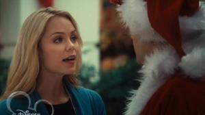 Кадры из фильма В поисках Санты / Desperately Seeking Santa (2014)