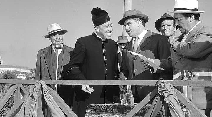 Кадр из фильма Дон Камилло, монсеньор / Don Camillo monsignore... ma non troppo (1961)