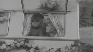Кадры из фильма В воде, в которой пузыри / Dans l'eau qui fait des bulles (1961)