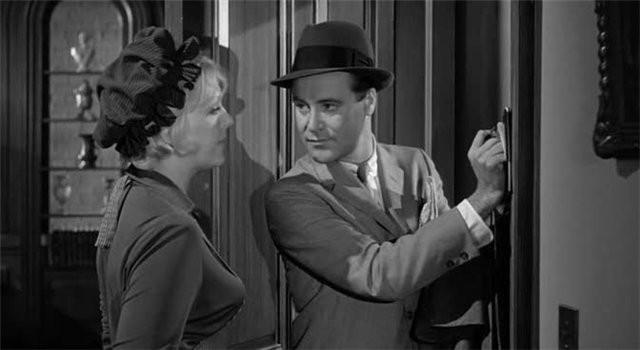 Кадр из фильма Тридцать три несчастья / The Notorious Landlady (1962)