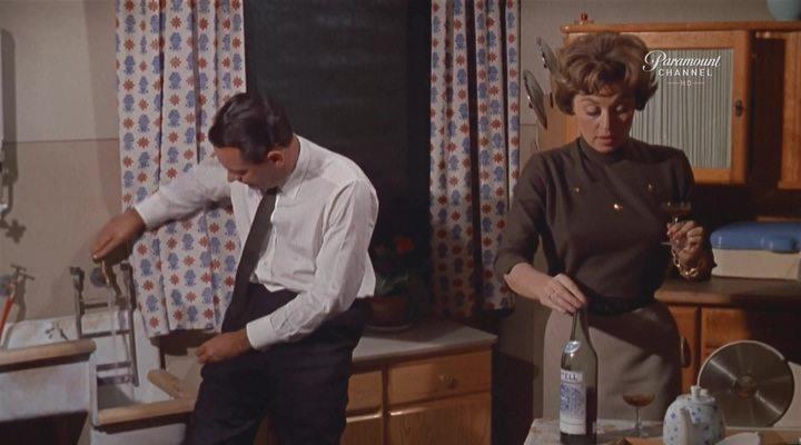 Кадр из фильма Фальшивый предатель / The Counterfeit Traitor (1962)