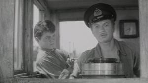 Кадры из фильма Когда разводят мосты (1962)