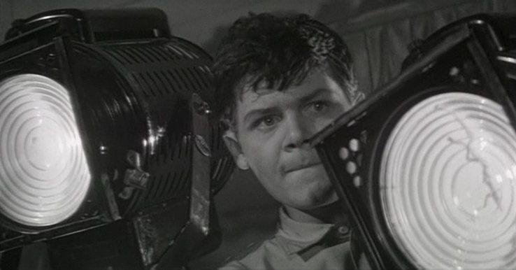 Кадр из фильма Когда разводят мосты (1962)