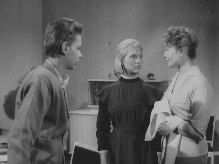 Кадр из фильма Дикая собака Динго (1962)