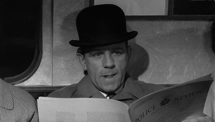 Кадр из фильма Мистер Питкин: В ногу / The Square Peg (1963)