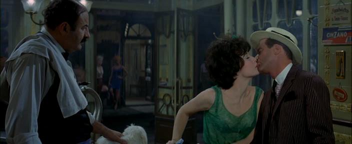 Кадр из фильма Нежная Ирма / Irma La Douce (1963)