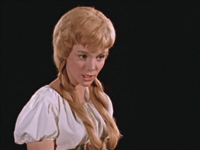 Кадр из фильма Госпожа Метелица / Frau Holle (1963)