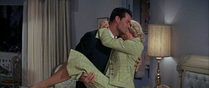 Кадр из фильма Я вернулась, дорогой / Move Over, Darling (1963)