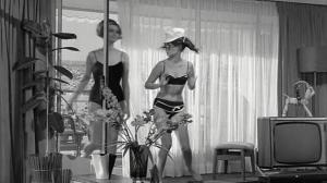 Кадры из фильма Квартира для девочек / L'appartement des filles (1963)