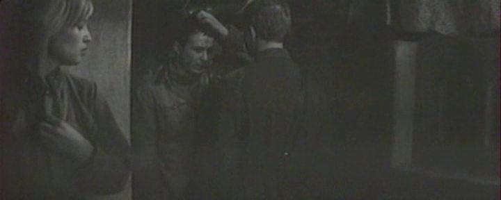 Кадр из фильма Пока фронт в обороне (1964)