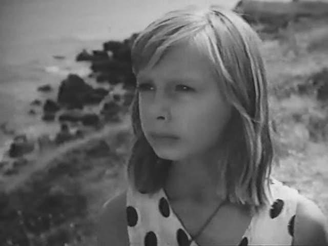 Кадр из фильма Девочка и эхо / Paskutinė atostogų diena (1964)