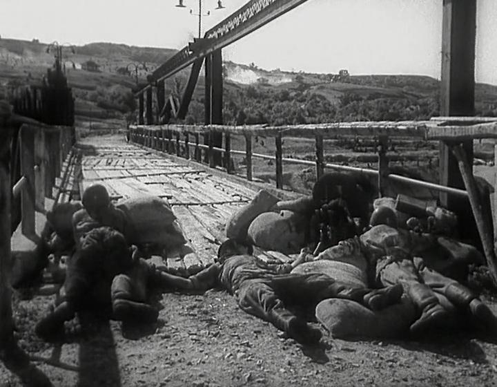 Кадр из фильма Они шли на восток / Italiani brava gente (1964)