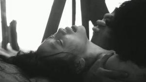 Кадры из фильма Женщина в песках / Suna no onna (1964)
