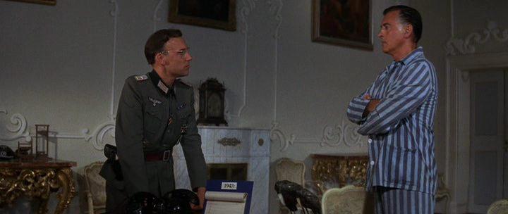 Кадр из фильма Тайное вторжение / The Secret Invasion (1964)