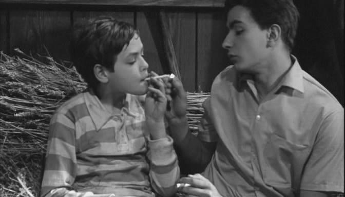 Кадр из фильма Странная дружба / Les Amitiés particulières (1964)