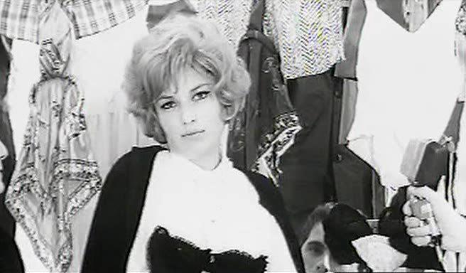 Кадр из фильма Летающая тарелка / Il disco volante (1964)