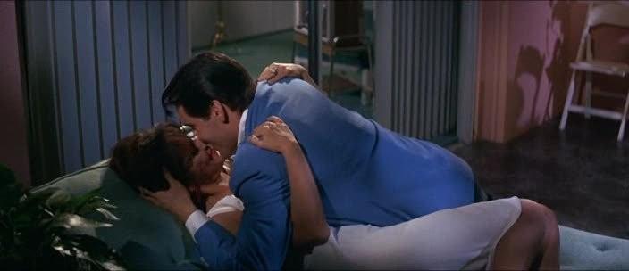 Кадр из фильма Счастлив с девушкой / Girl happy (1965)