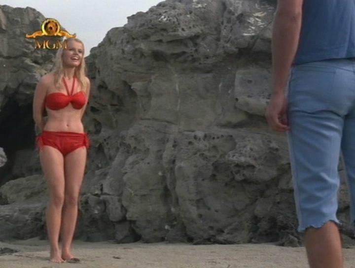 Кадр из фильма Пляжные игры / Beach Blanket Bingo (1965)