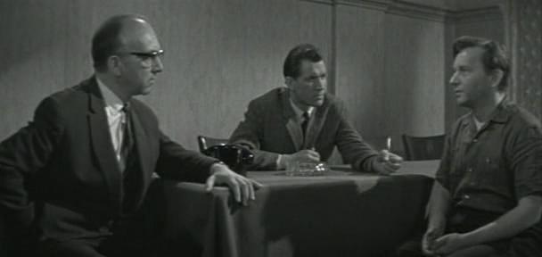 Кадр из фильма Человек без паспорта (1965)