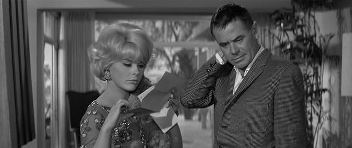 Кадр из фильма Денежная ловушка / The Money Trap (1965)
