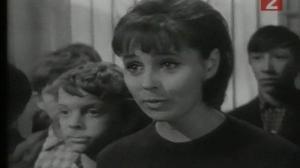 Кадры из фильма Мимо окон идут поезда (1966)