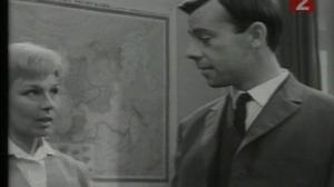 Кадры из фильма Мимо окон идут поезда (1966)