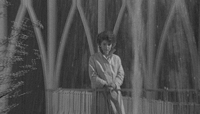 Кадр из фильма Тонкая нить / The Slender Thread (1965)