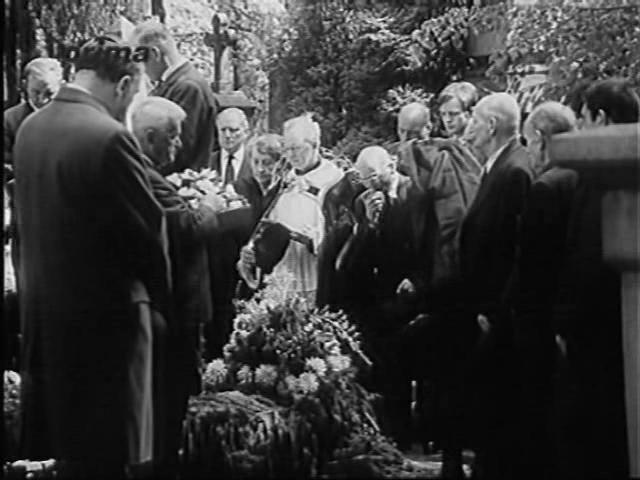 Кадр из фильма Нагая пастушка / Nahá pastýrka (1966)