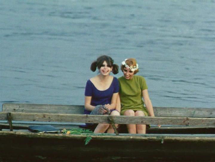 Кадр из фильма Маргаритки / Sedmikrásky (1966)