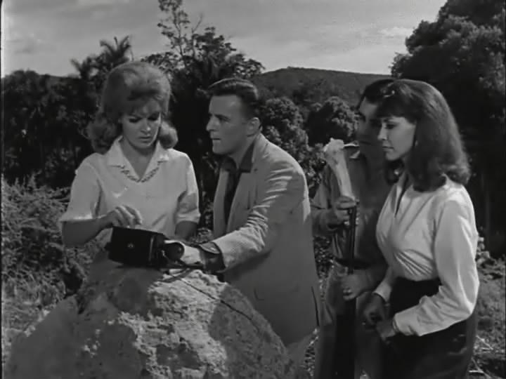 Кадр из фильма Остров динозавров / La isla de los dinosaurios (1967)