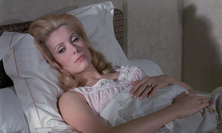 Кадр из фильма Дневная красавица / Belle de jour (1967)