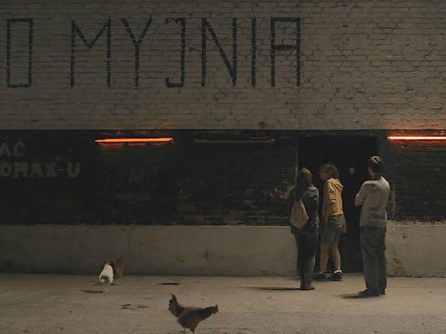 Кадр из фильма Небольшие неровности / Male stluczki (2014)