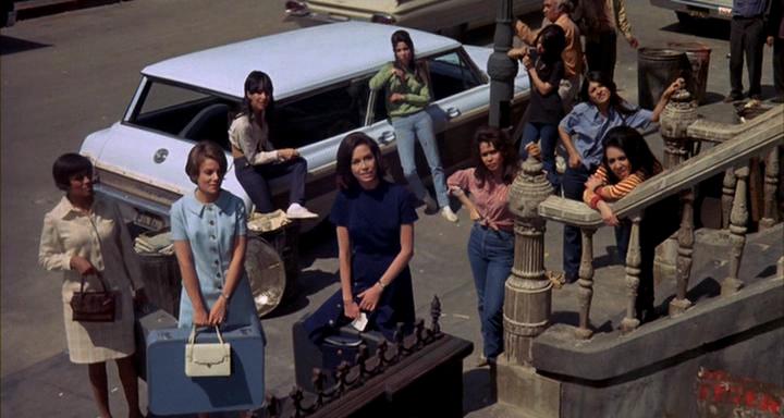 Кадр из фильма Перемени обличие / 1968. Tunnel Rats (1968)