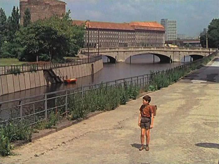 Кадр из фильма Храбрый прогульщик / Der tapfere Schulschwanzer (1967)