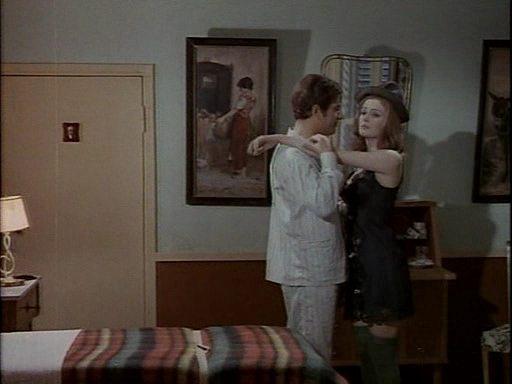 Кадр из фильма Убей меня поцелуями / Straziami, ma di baci saziami (1968)