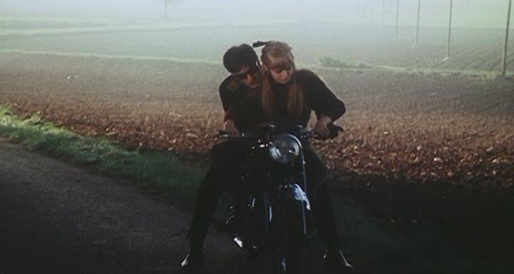 Кадр из фильма Мотоциклистка / Girl on a Motorcycle (1968)