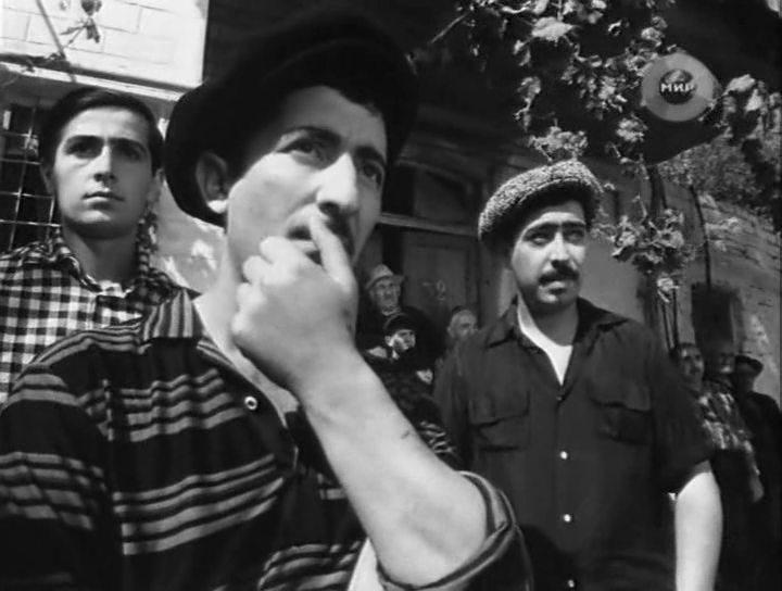 Кадр из фильма В этом южном городе / Bir Janub Sharinda (1969)