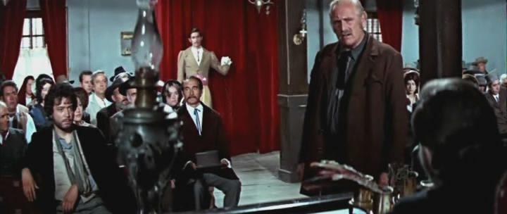 Кадр из фильма Она по прежнему зовёт его сыном... / El Zorro justiciero (1969)