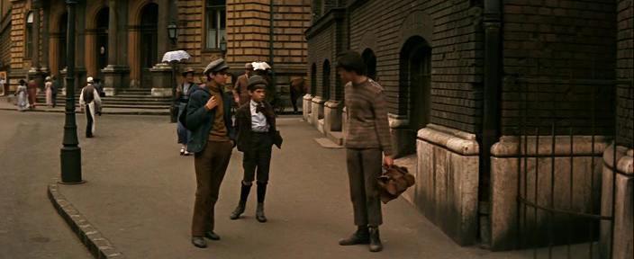 Кадр из фильма Мальчишки с улицы Пал / A Pál-utcai fiúk (1969)