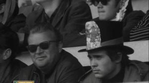 Кадры из фильма Преступник сидит на стадионе Уэмбли / Der Mörder sitzt im Wembley-Stadion (1970)