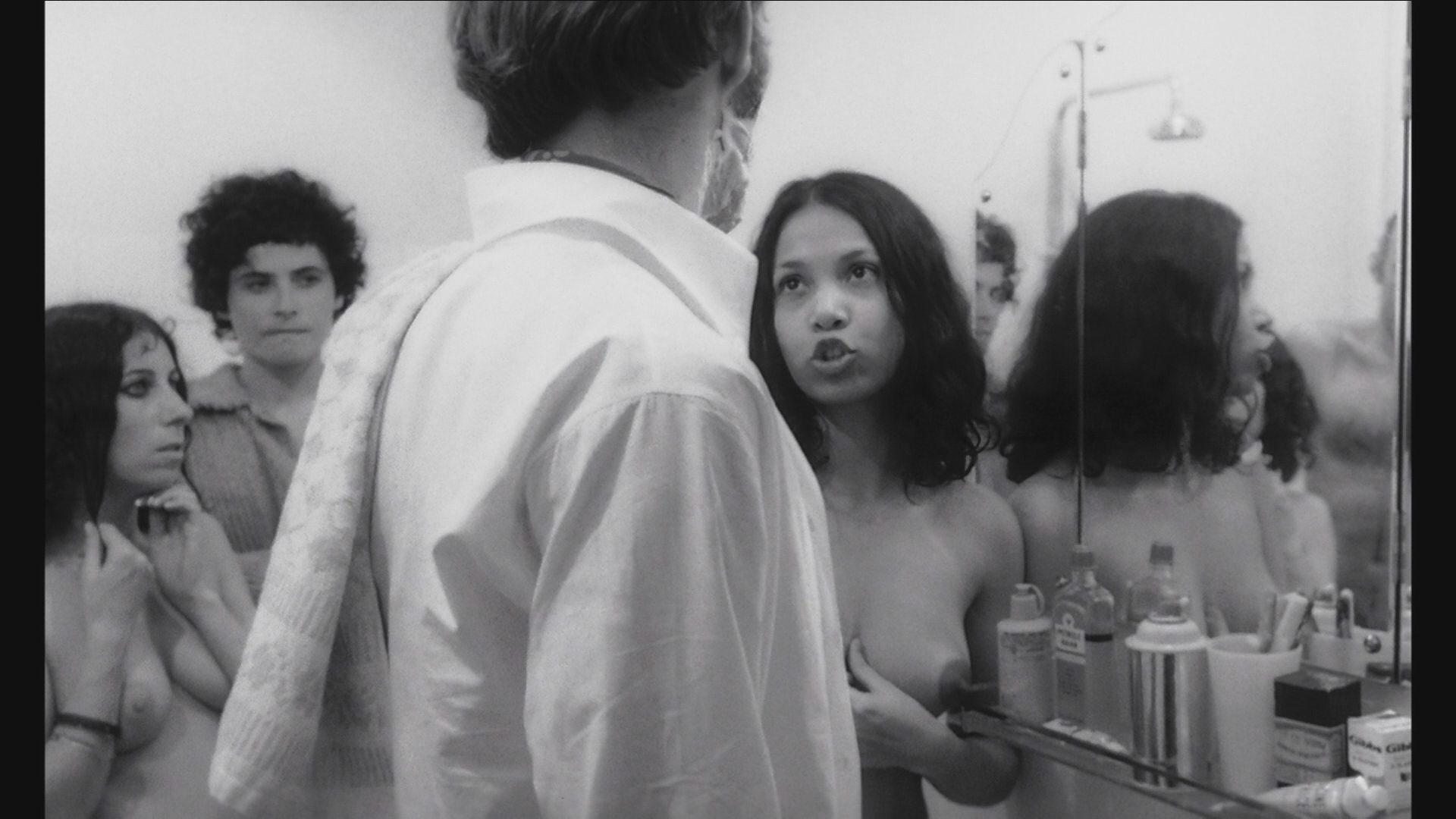 Кадр из фильма Тихие дни в Клиши / Stille dage i Clichy (1970)
