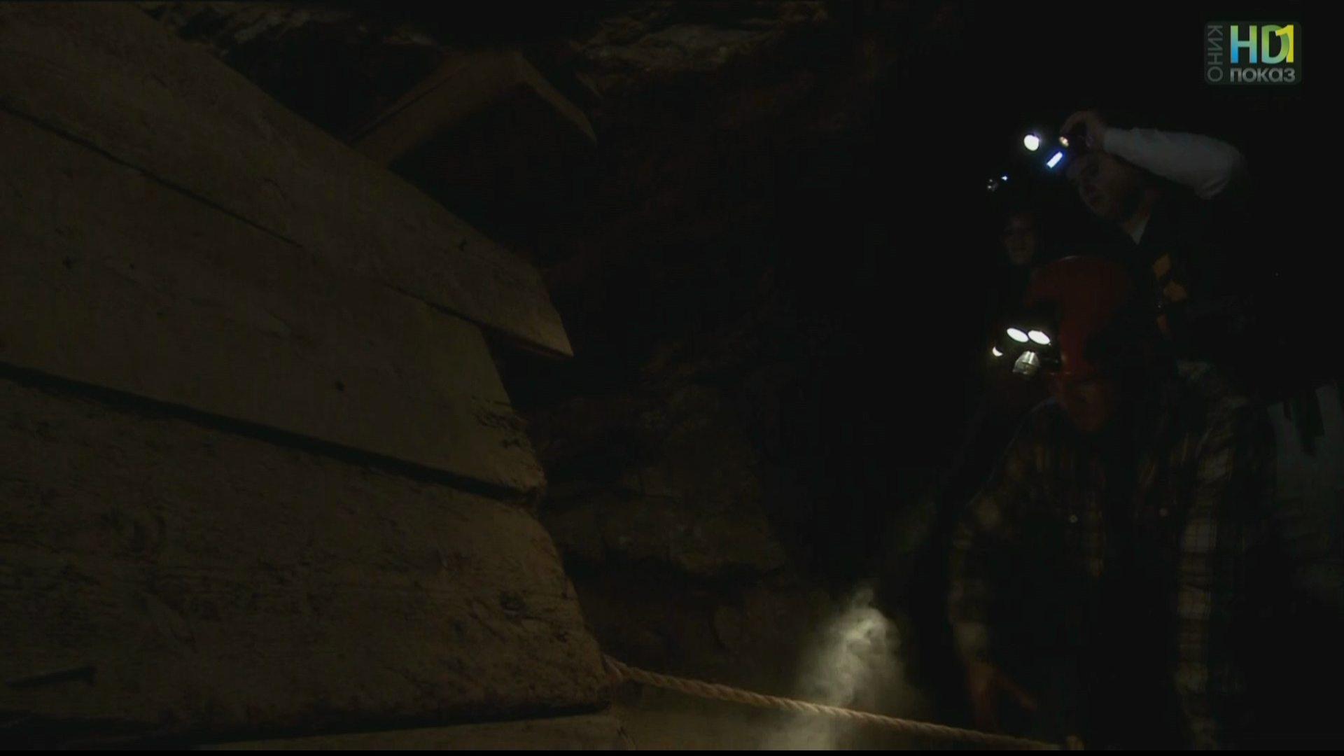 Кадр из фильма Заброшенная шахта / Abandoned Mine (2013)